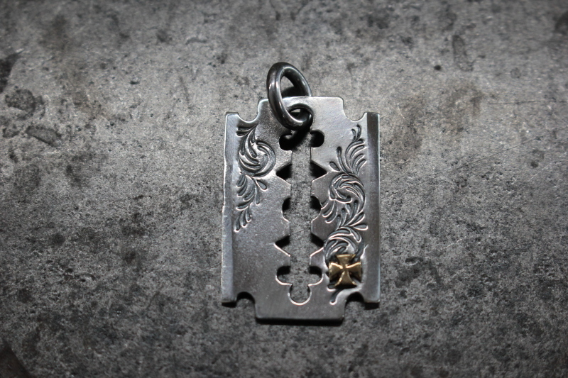 SE-724 Razor Top 捲軸帶 K18 十字吊墜