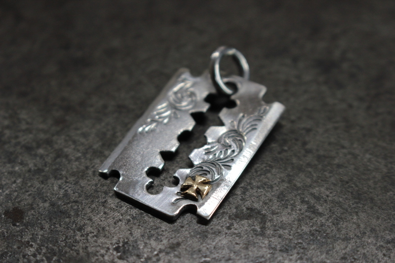 SE-724 Razor Top 捲軸帶 K18 十字吊墜