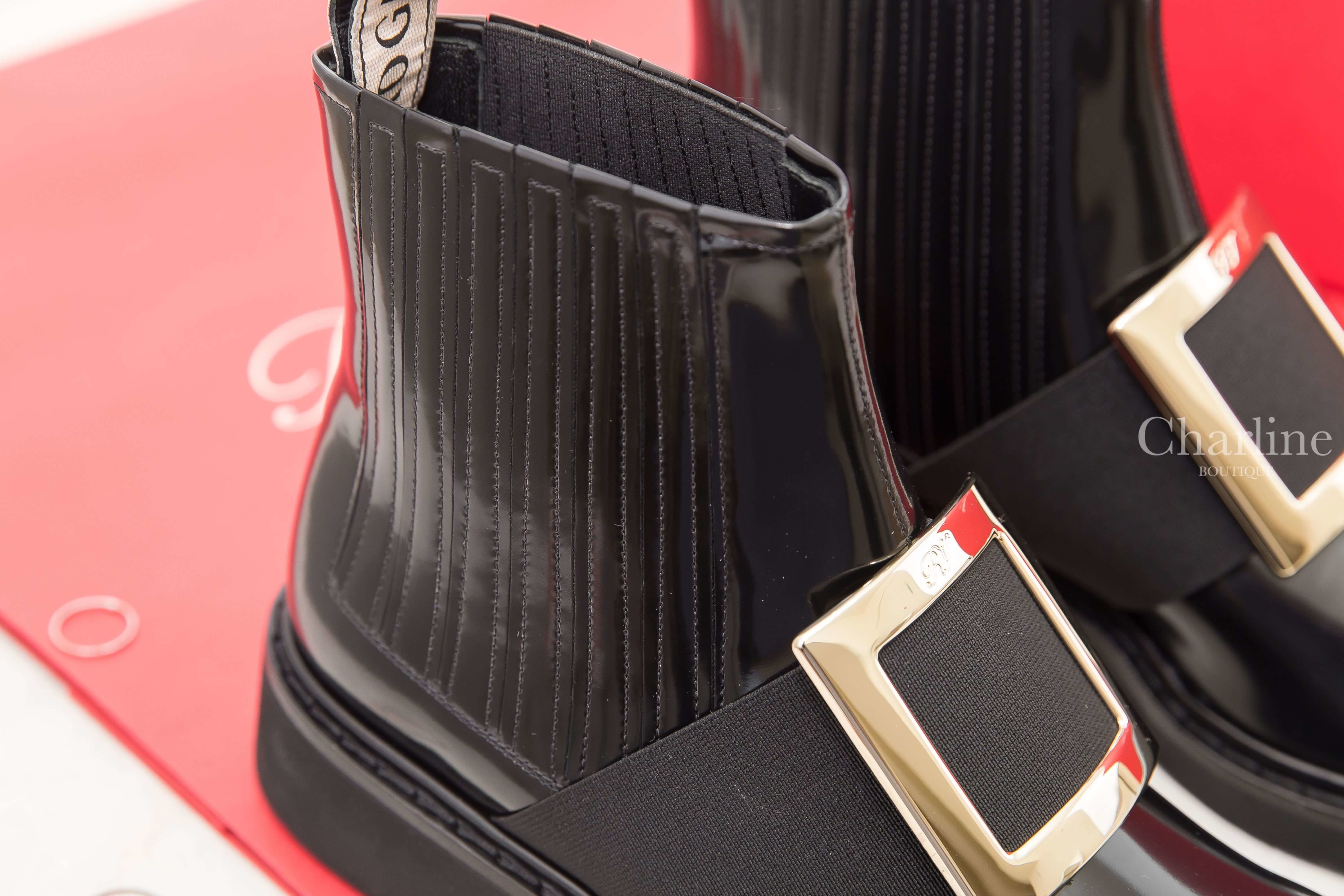 Roger Vivier Chelsea Viv' Rangers Metal Buckle Ankle Boots 黑色漆皮百褶淡金色方釦短靴