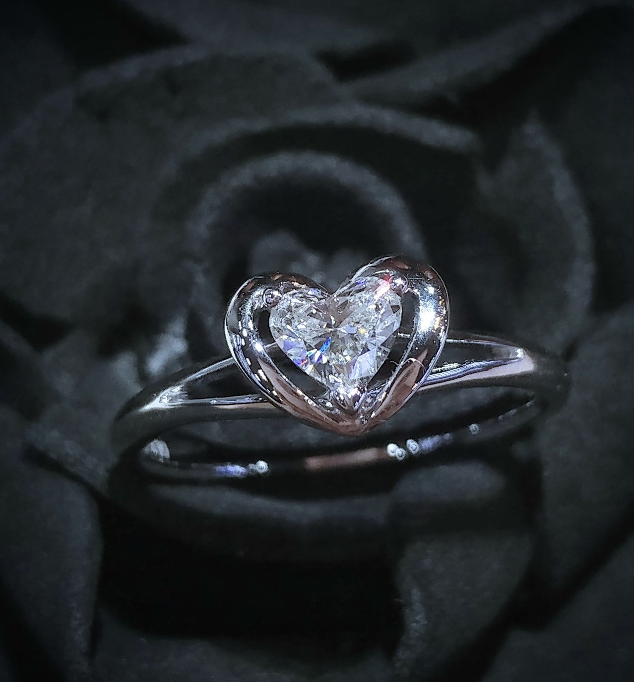 18K White Gold 0.30ct Heart Shaped Diamond Ring