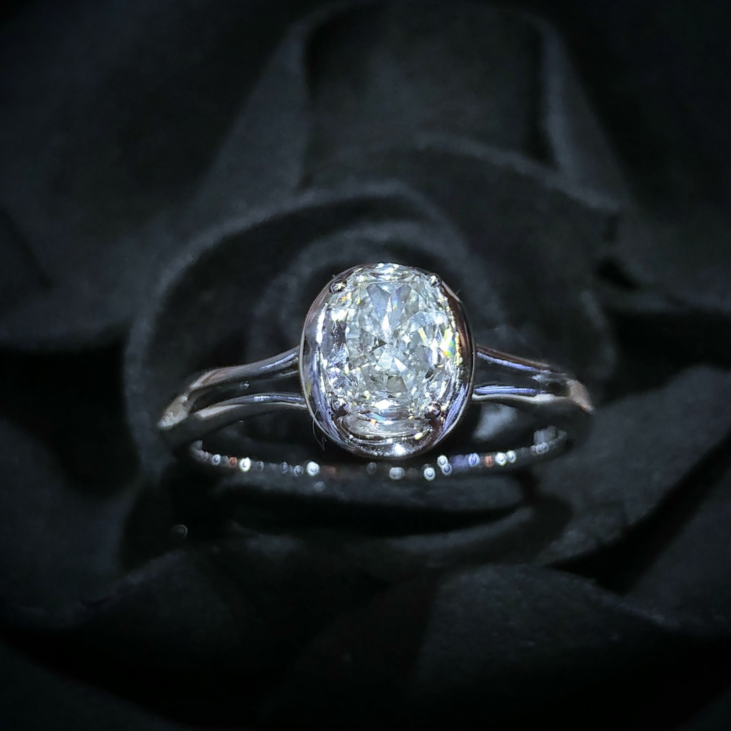 全新18K白金【單粒67份蛋形鑽石】戒指