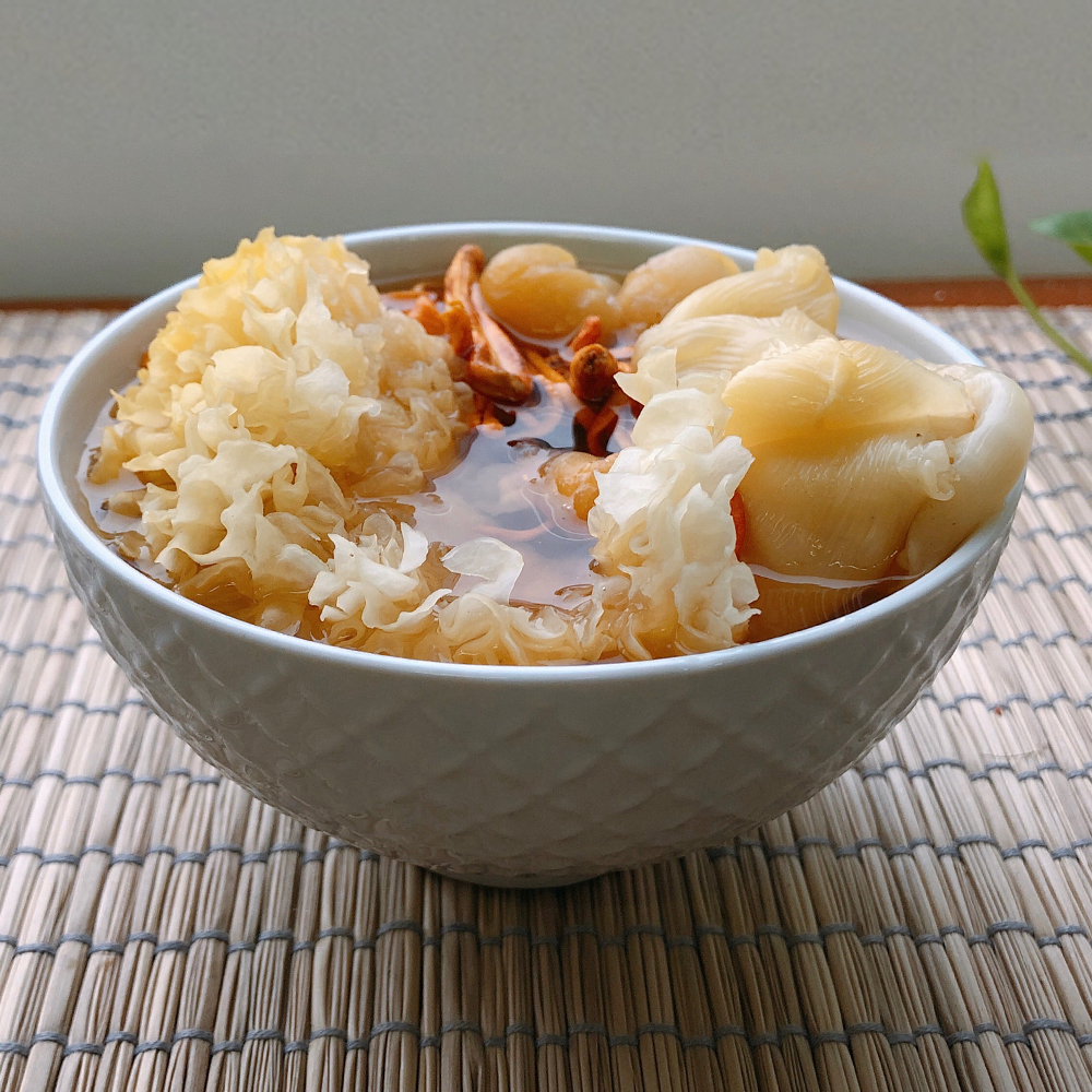 養顏花膠蟲草花雪耳焗湯