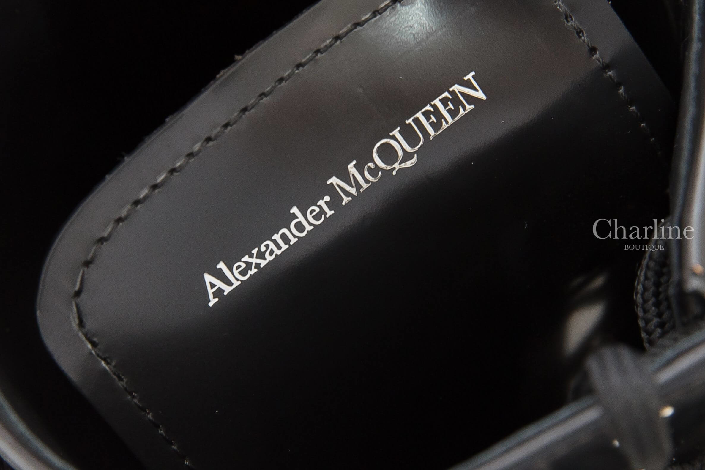 Alexander McQueen Tread Lace Up Boots 黑色小牛皮銀釦綁帶拉鍊厚底長靴