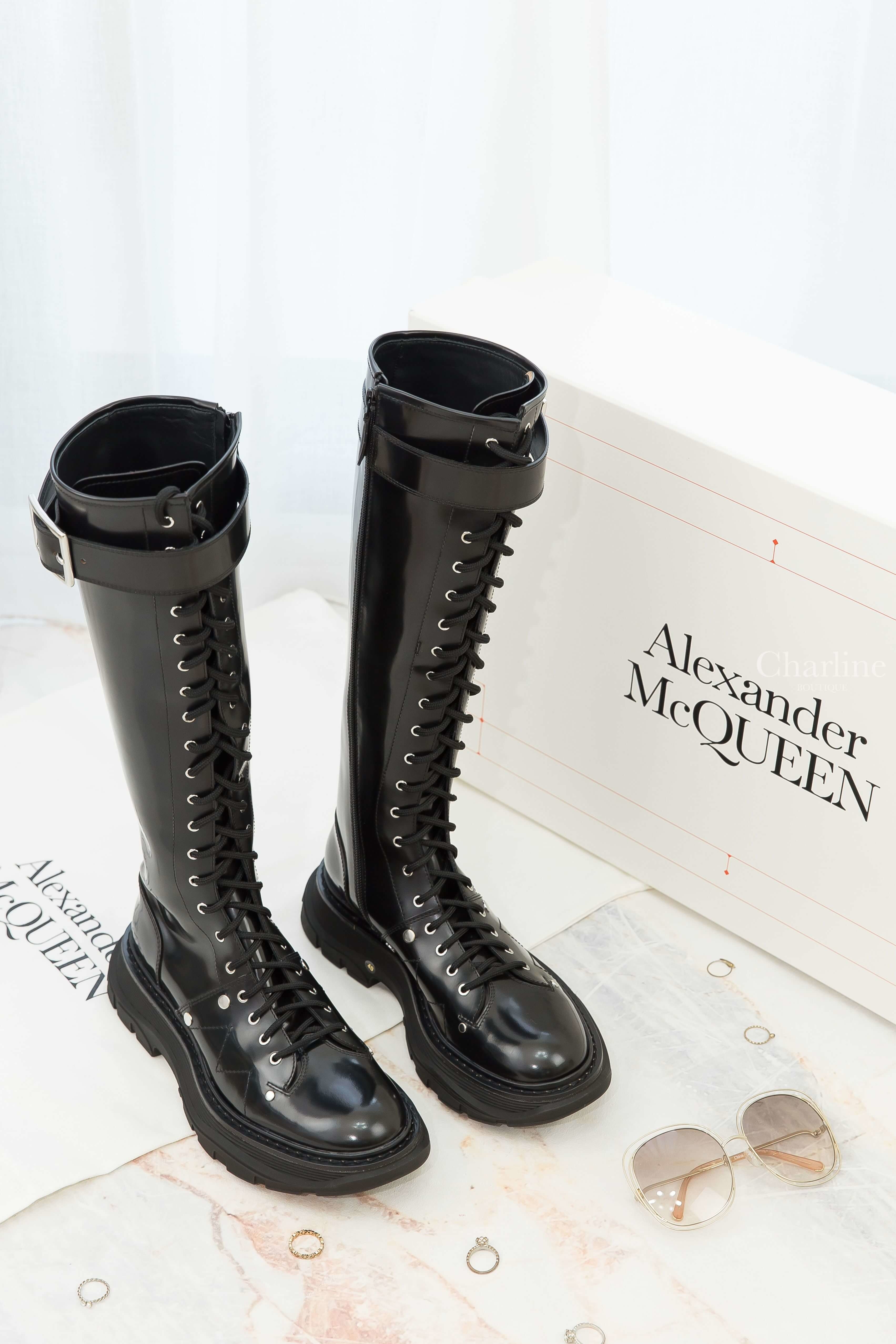 Alexander McQueen Tread Lace Up Boots 黑色小牛皮銀釦綁帶拉鍊厚底長靴