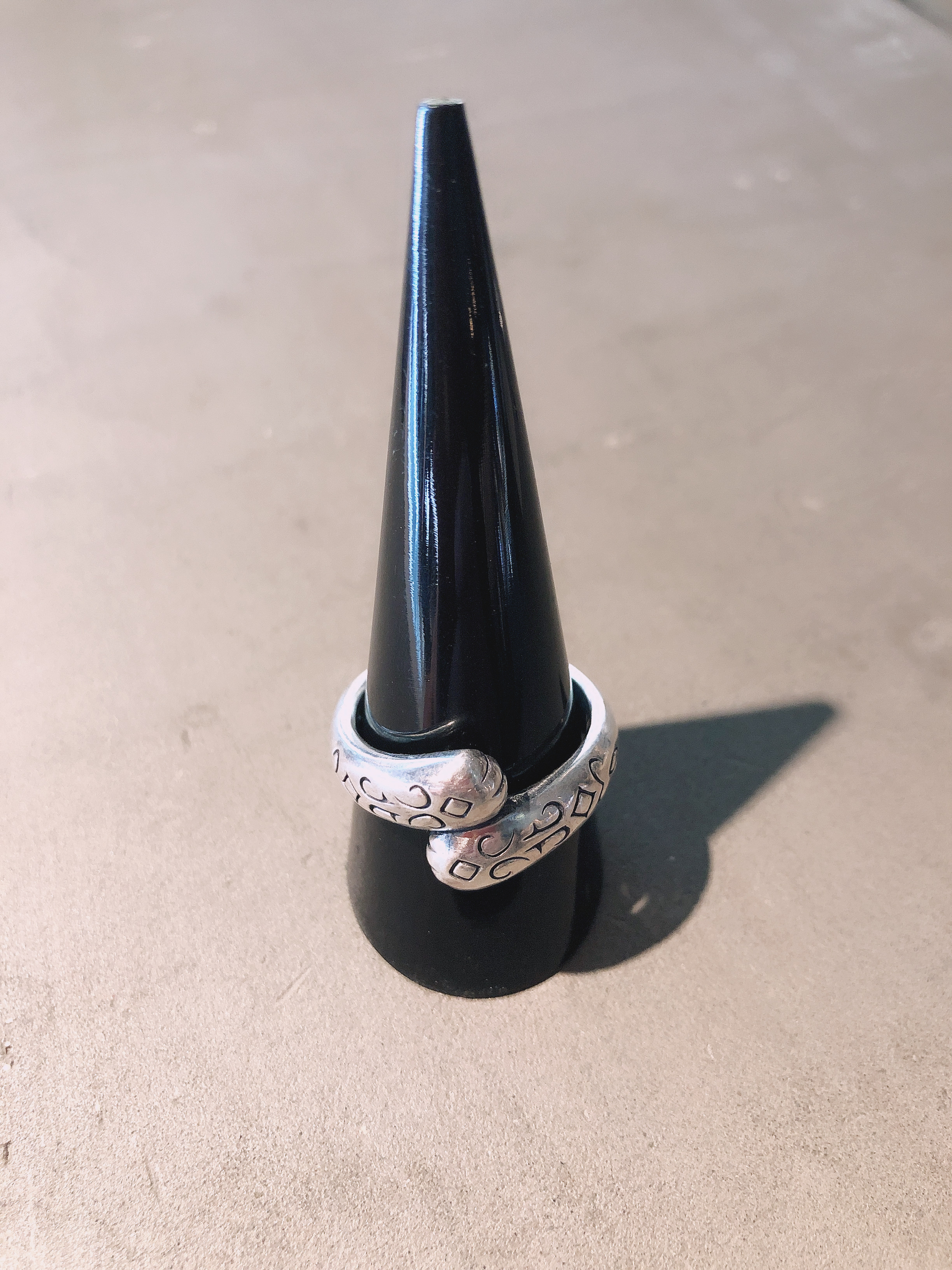 BBM 猫の手戒 貓草雕（HongKong Exclusive）