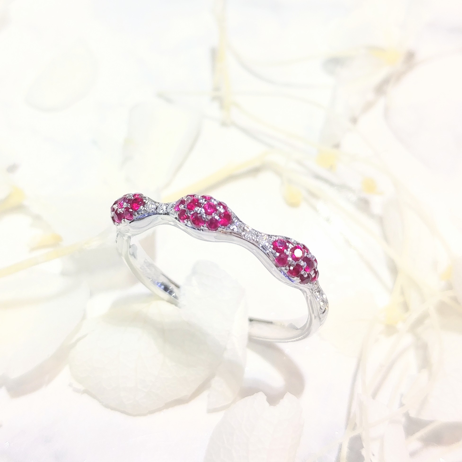 全新18K白金19份紅寶石配4份鑽石戒指