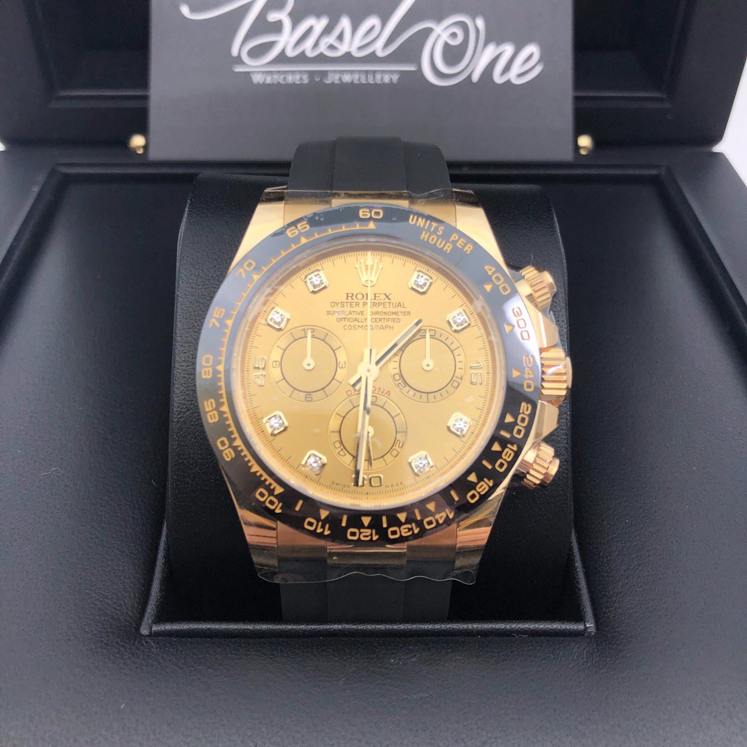 DISCONTINUED BRAND NEW ROLEX 116518LNG OYSTER PERPETUAL COSMOGRAPH DAYTONA YELLOW GOLD CHAMPAGNE DIAL WITH DIAMOND INDEX RUBBER STRAP 40MM