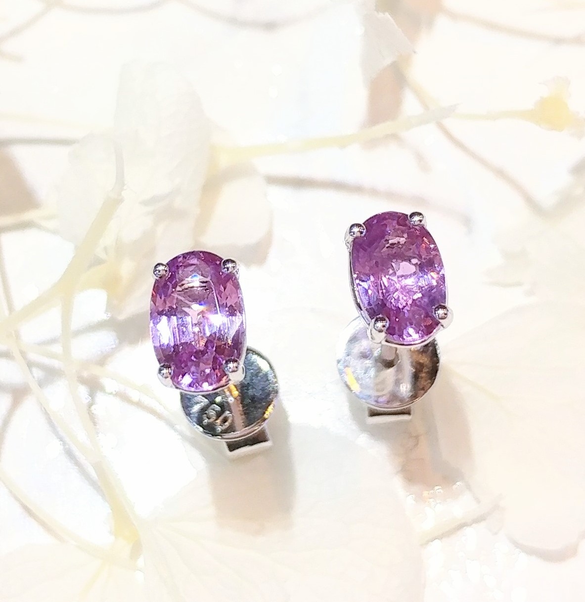 全新18K白金【主石1卡27份藍寶石】4爪耳環