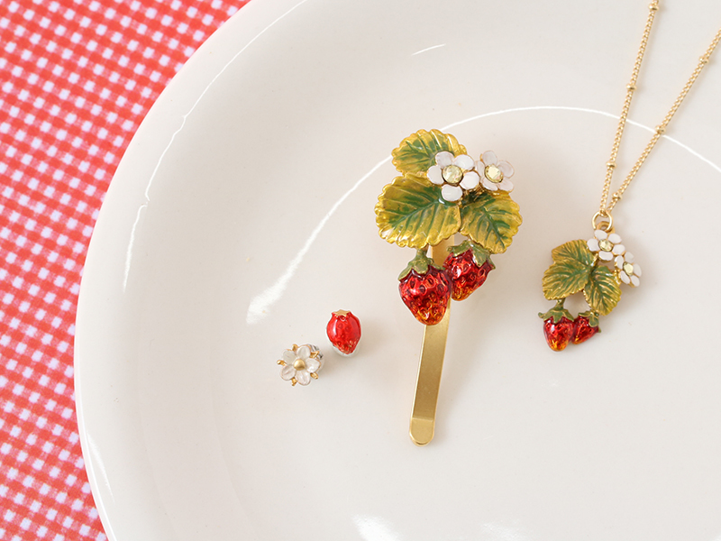 Palnart Poc 草莓園頸鏈/髮插