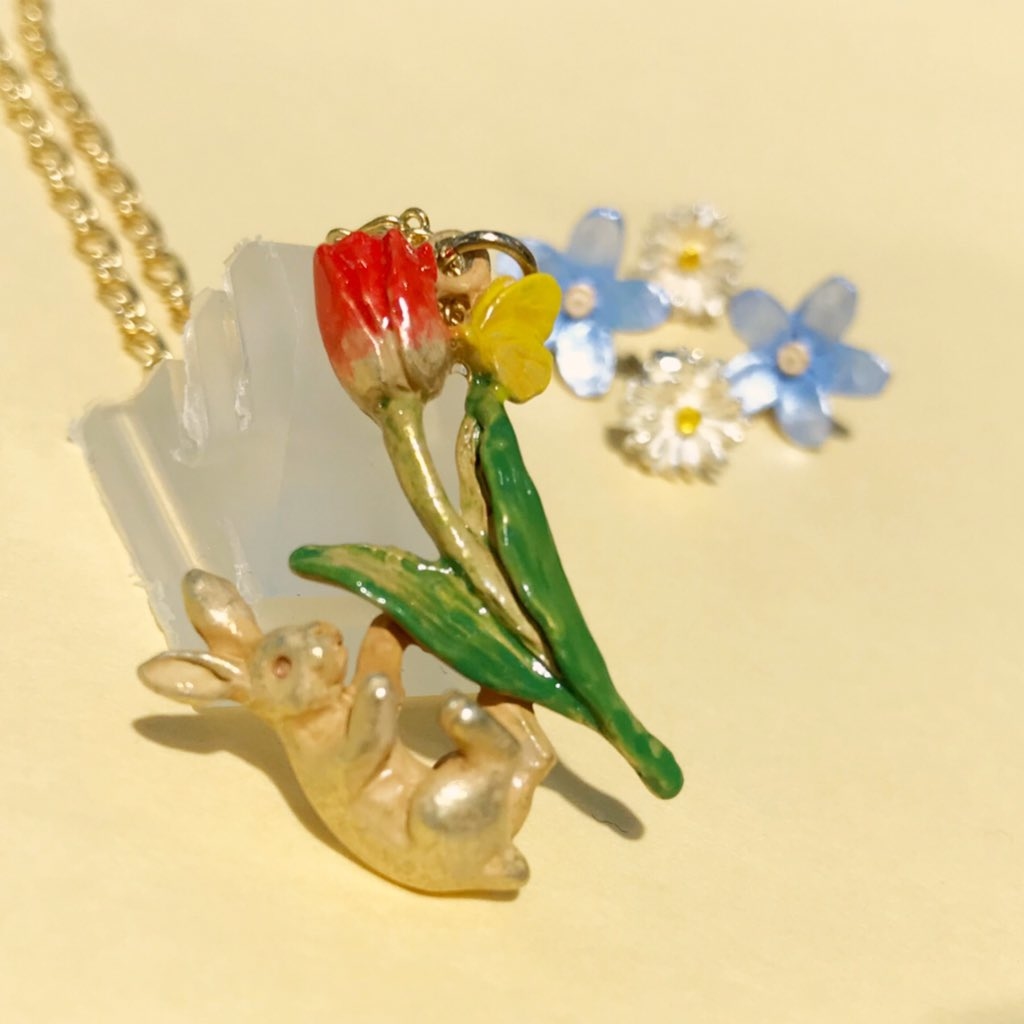 Palnart Poc 日本制兔仔抱花兒頸鏈