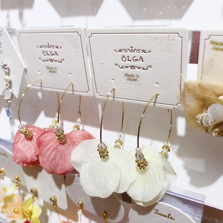 [日本制] 人造花圈形耳環