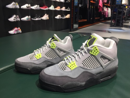 air jordan 4 se am95 neon