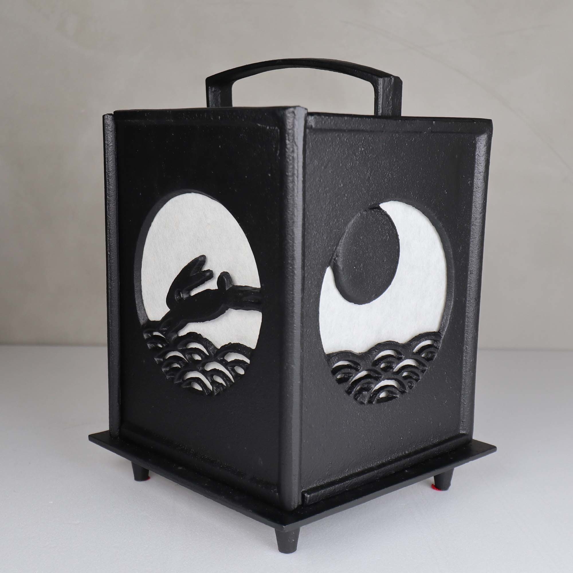 【高岡銅器】波上奔兔 置行燈(鐵製)