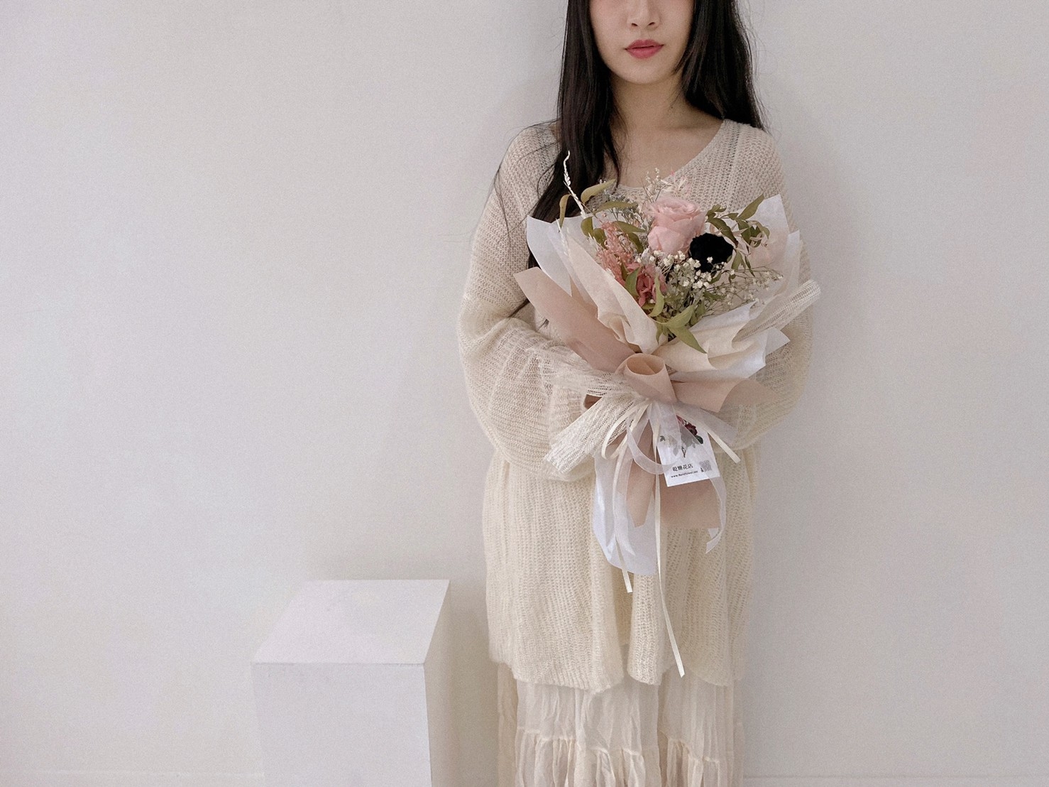 永生玫瑰花束-黑奶茶