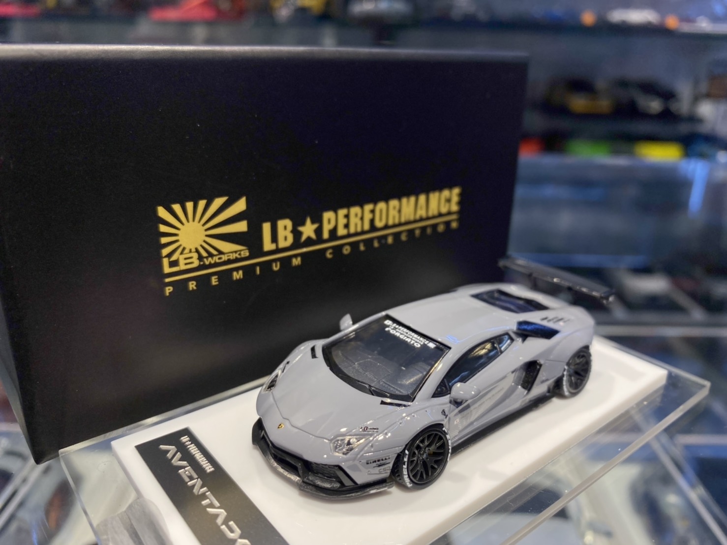 Liberty Walk LB PERFORMANCE LB700 1/64 (Resin)