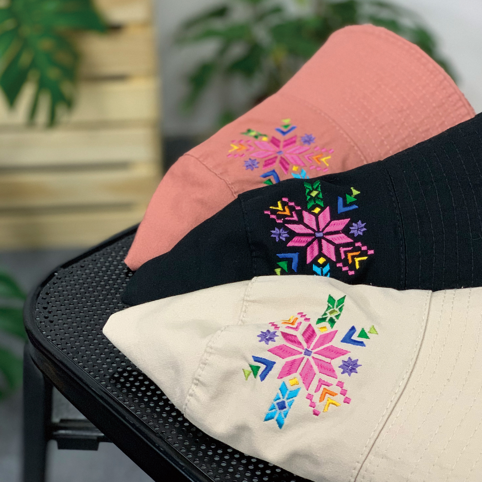 八角星 刺繡毛邊漁夫帽