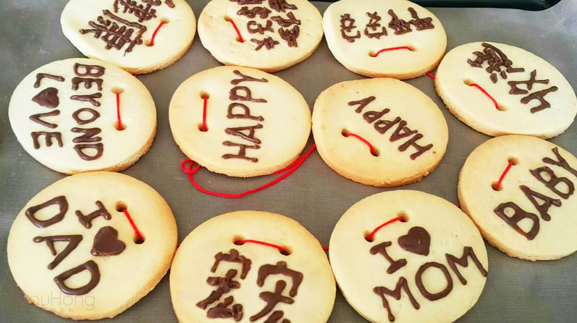 宏爸爸對其食品營養非常固執  除了免不了加強環境衛生  還製作天然無添加  水果乾  完整解決小宏宏嘴饞及市售  糖果餅乾的誘惑