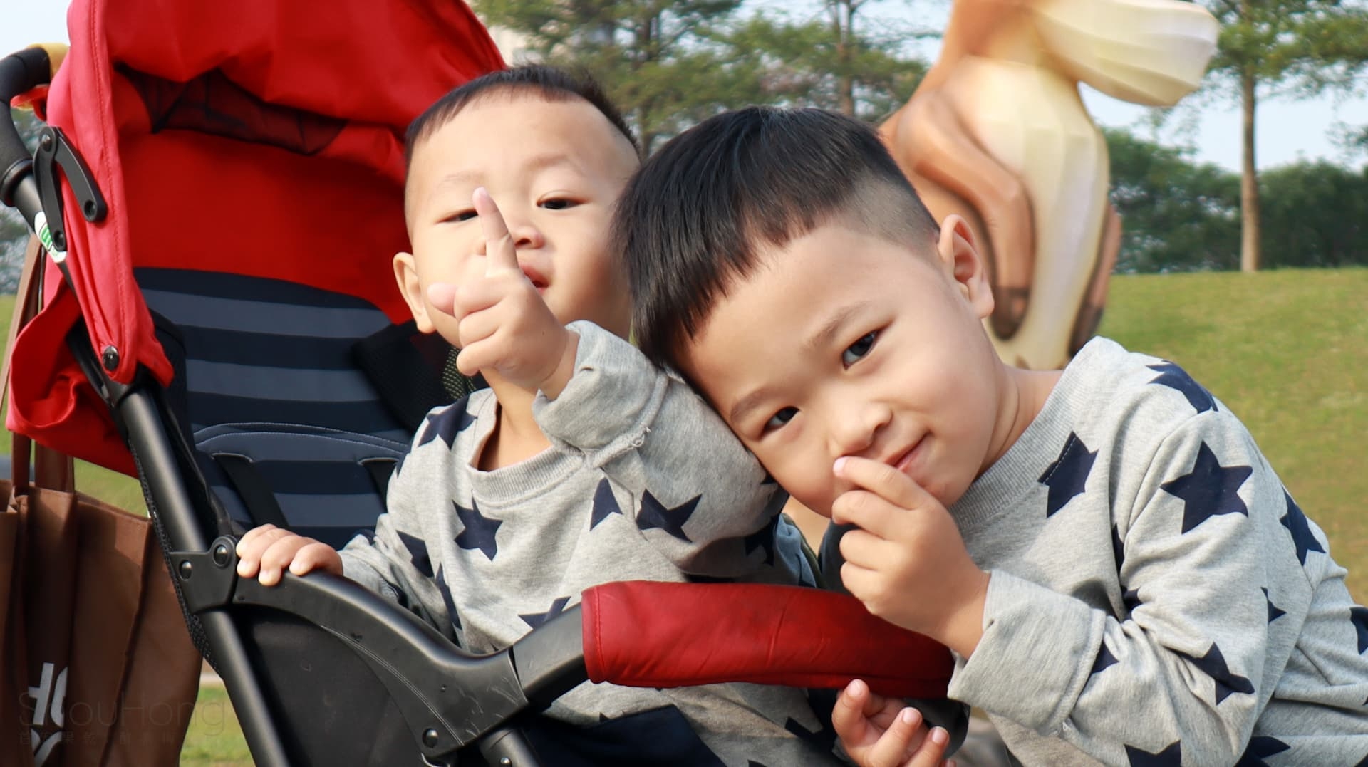 就連遙遠的香港小朋友其爸爸媽媽  給予動力、信心及支持  在一次與宏媽咪討論後  不再猶豫  決定衝開一切