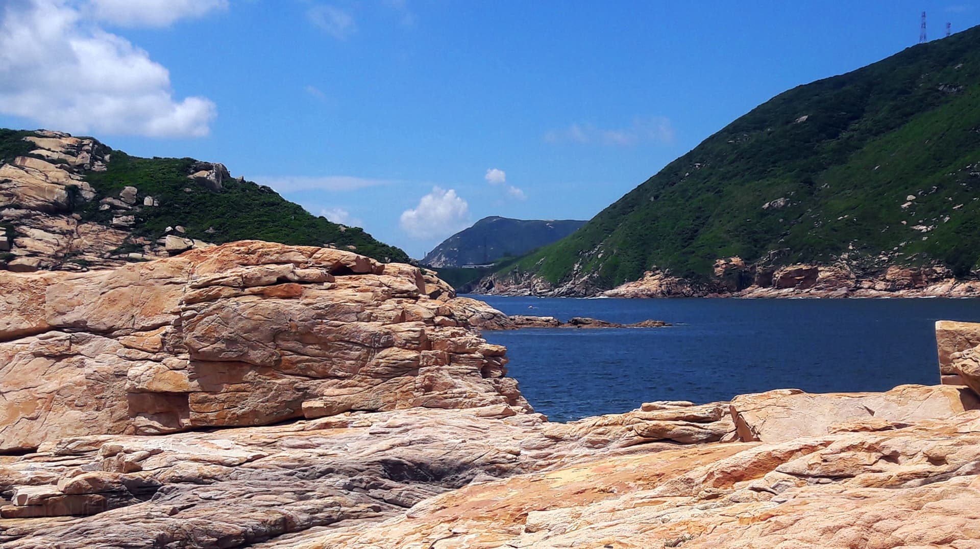 堅持信念  不是要超越他人  而是要持續不斷的  超越自己