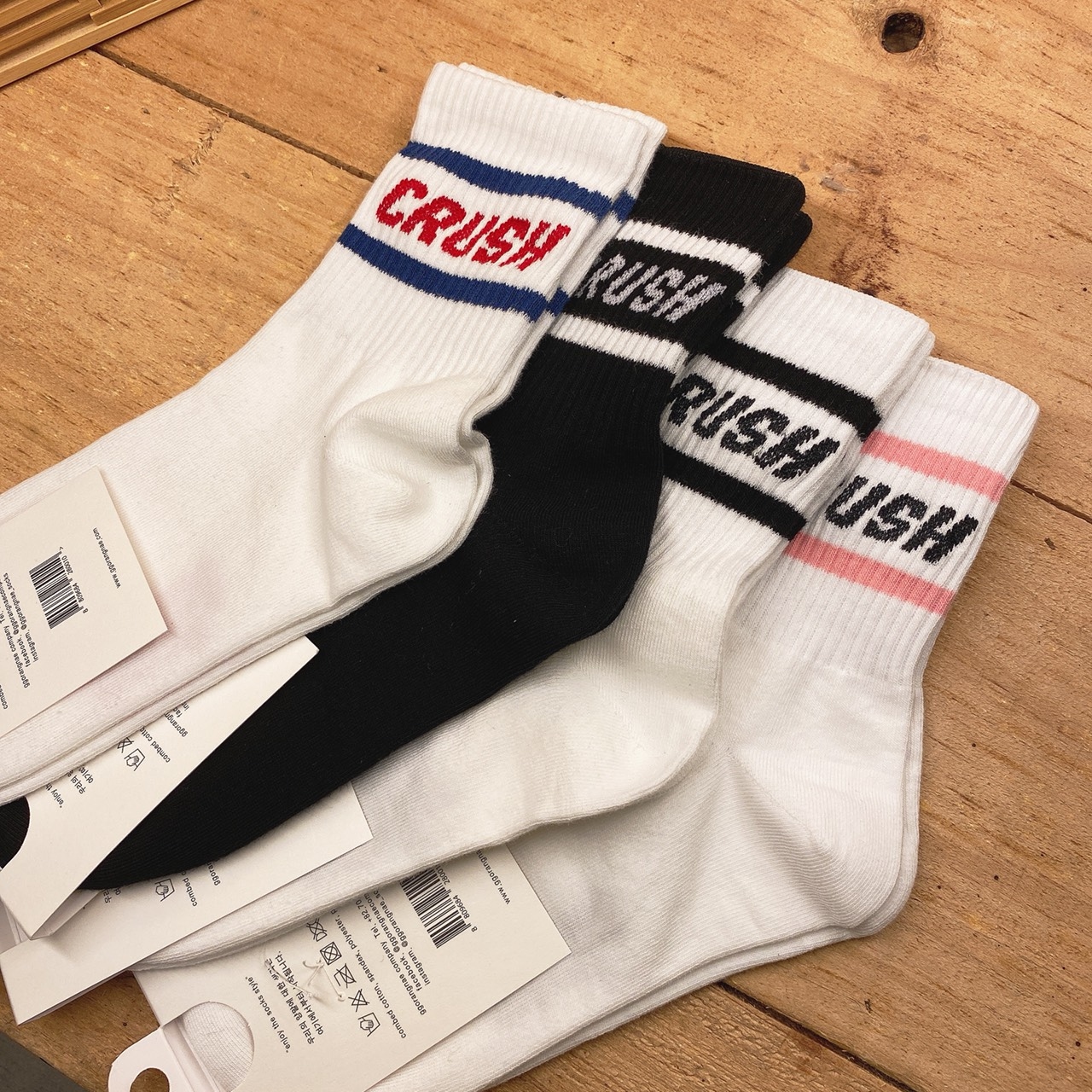CRUSH字母運動風襪/四色
