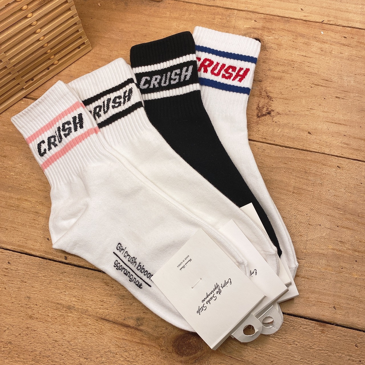 CRUSH字母運動風襪/四色