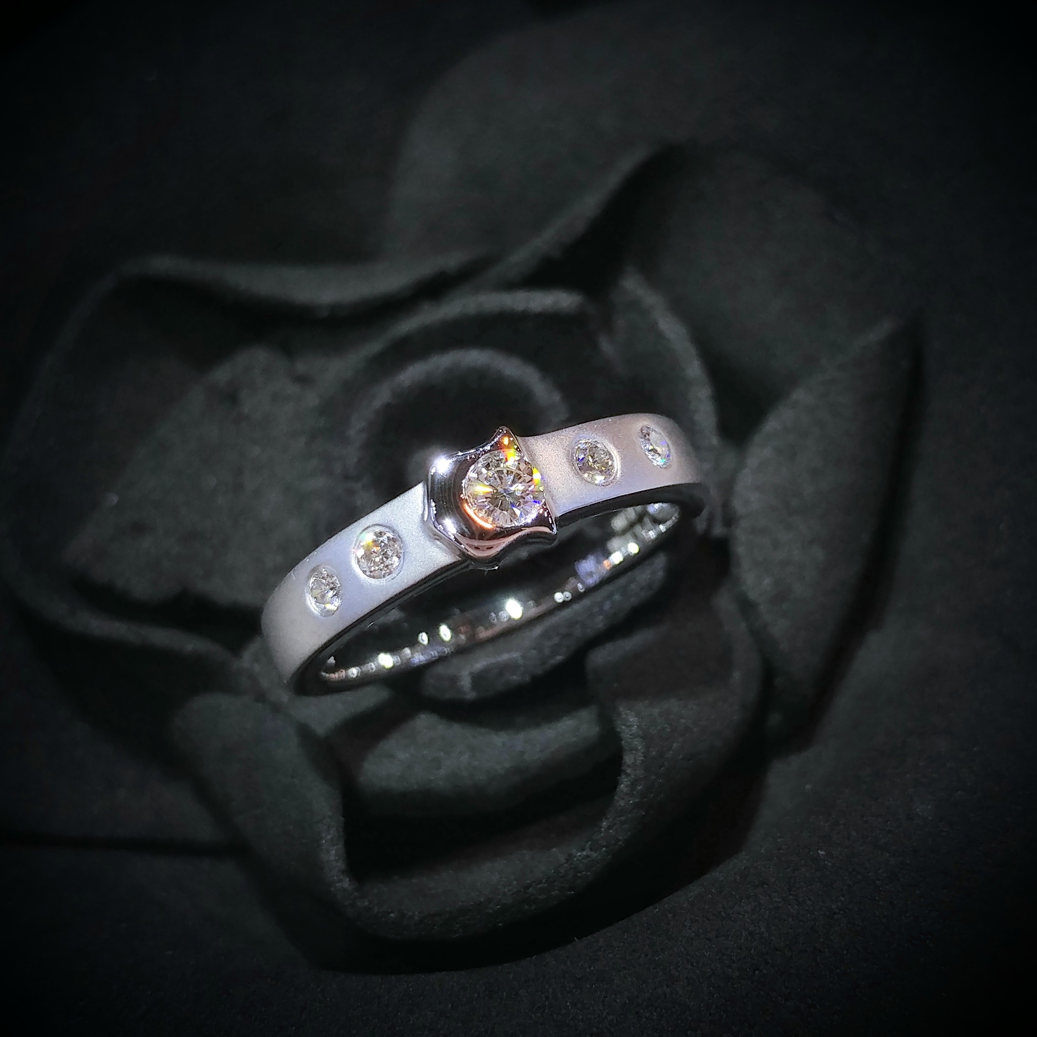 全新18K白金16份鑽石戒指