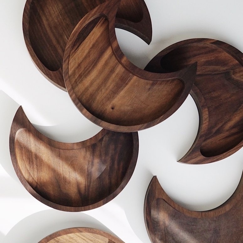 胡桃木月亮形精油收納盤 | LAVA ESSENTIALS