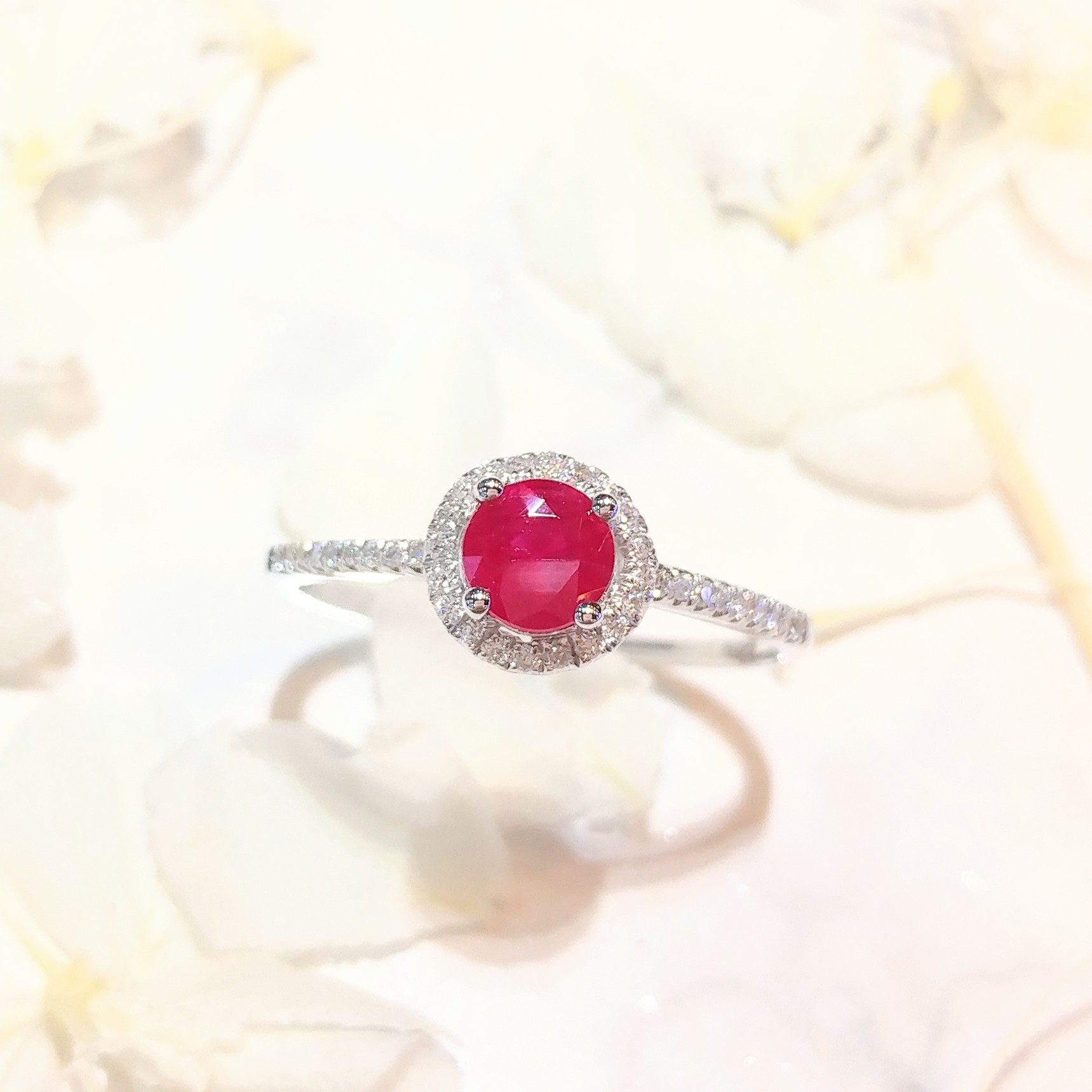 全新18K白金【單粒58份紅寶石】配11份鑽石戒指