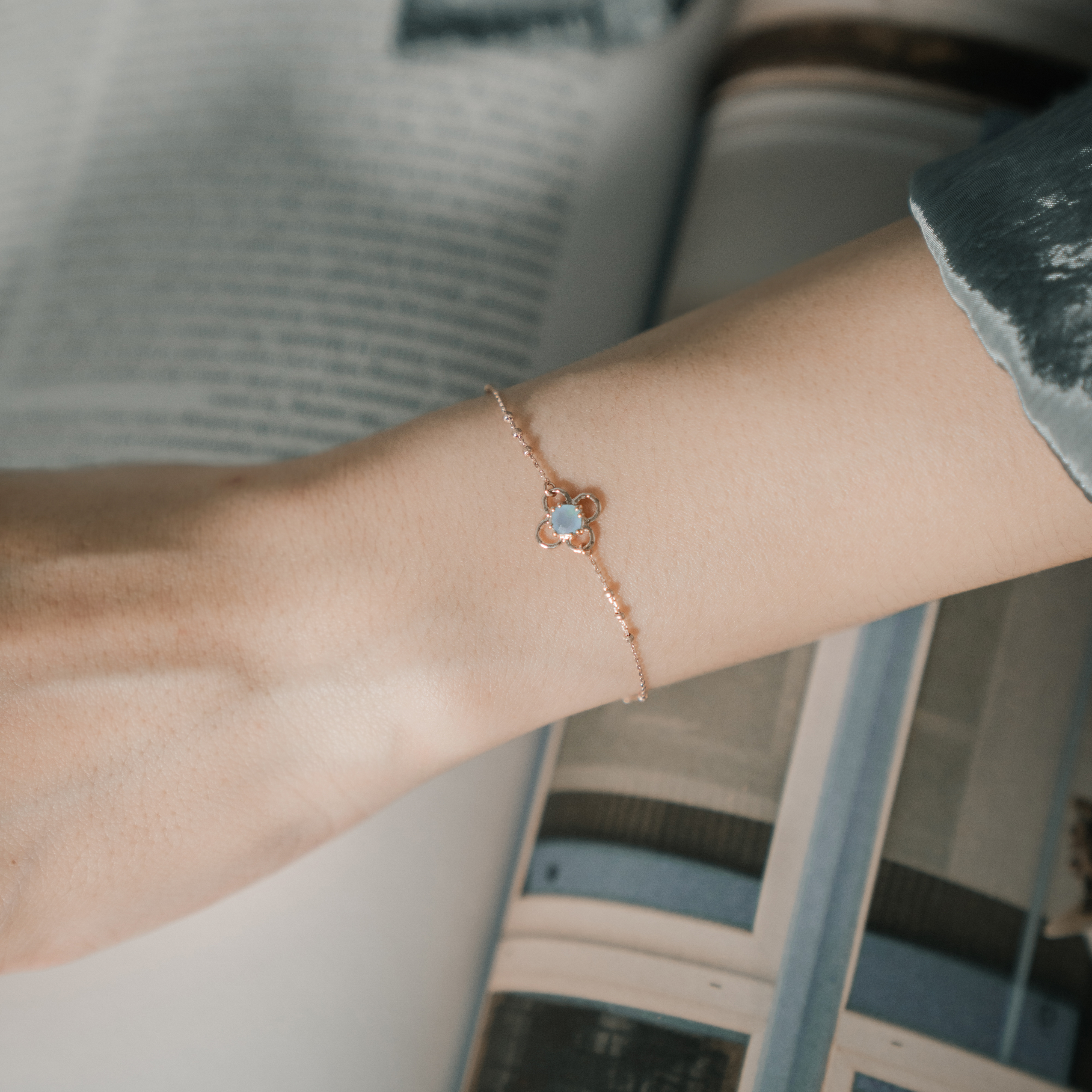 Flora Triplets 海藍玉髓手鍊