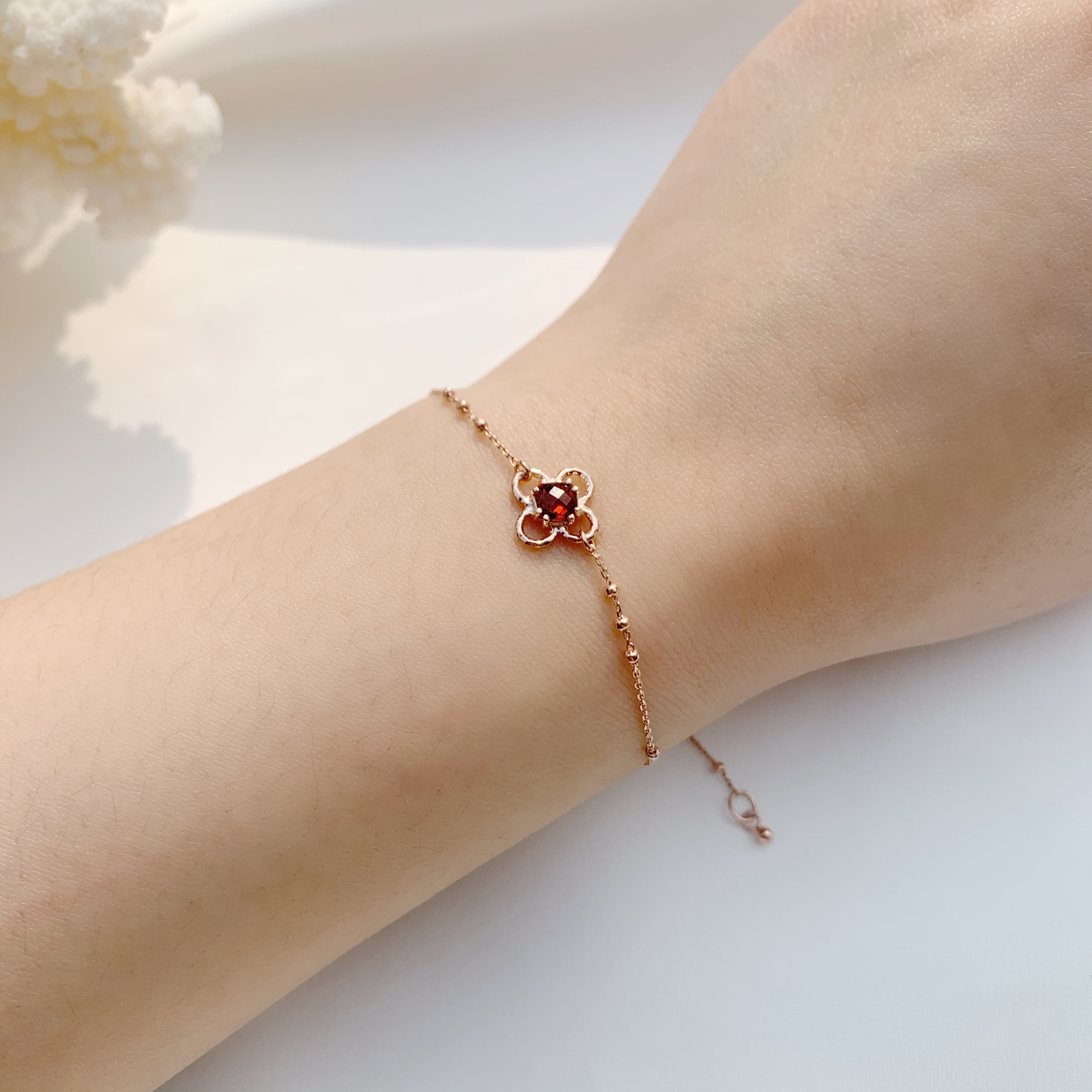 Flora Triplets 石榴石手鍊