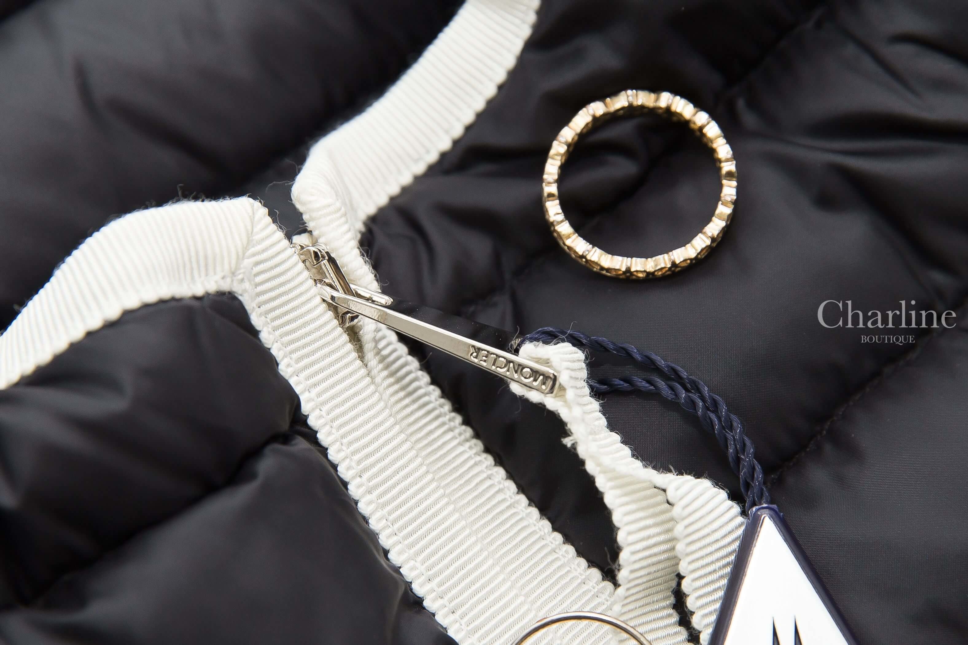 Moncler Baillet 黑色白滾邊口袋輕羽絨外套