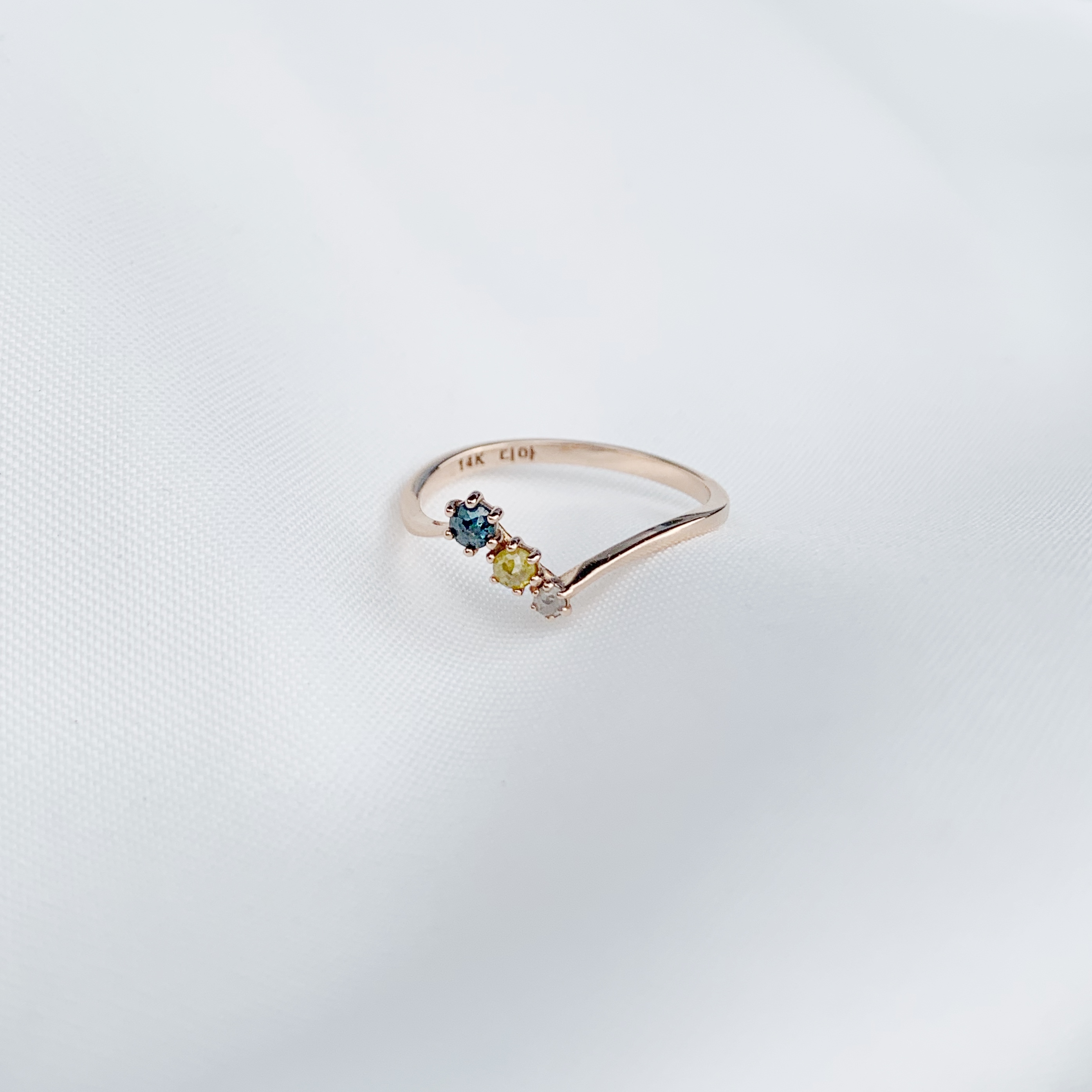 14K獵戶斜排彩鑽原礦戒指