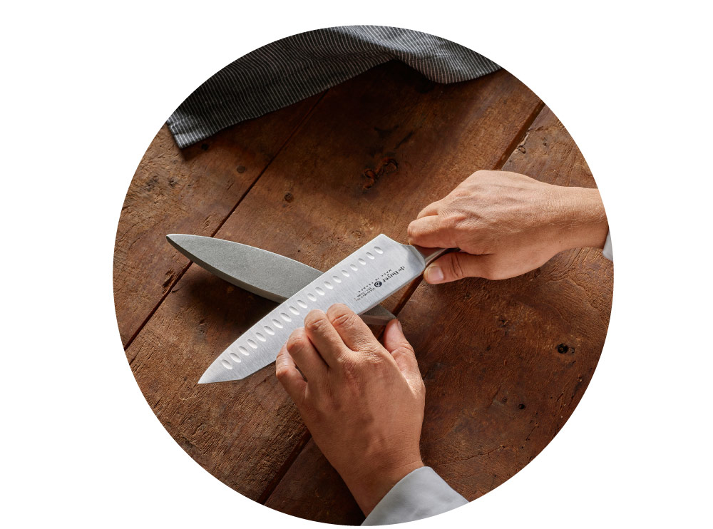 High quality kitchen and chef knives made in France by de Buyer and Claude Dozorme