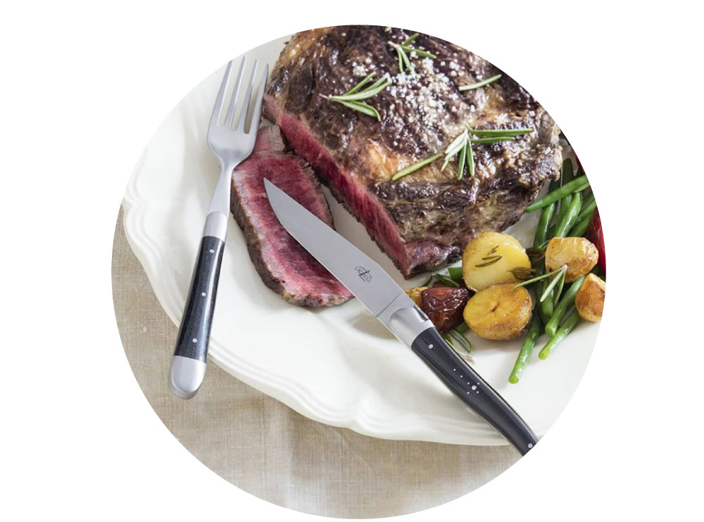 Genuine Laguiole steak knives, Le Thiers knives and famous designer knives crafted by Forge de Laguiole and Claude Dozorme