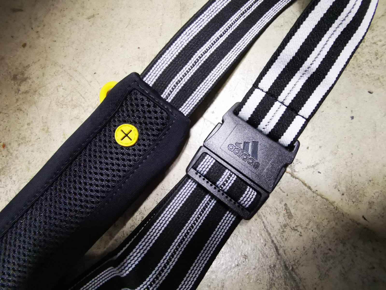 Adidas media runner belt