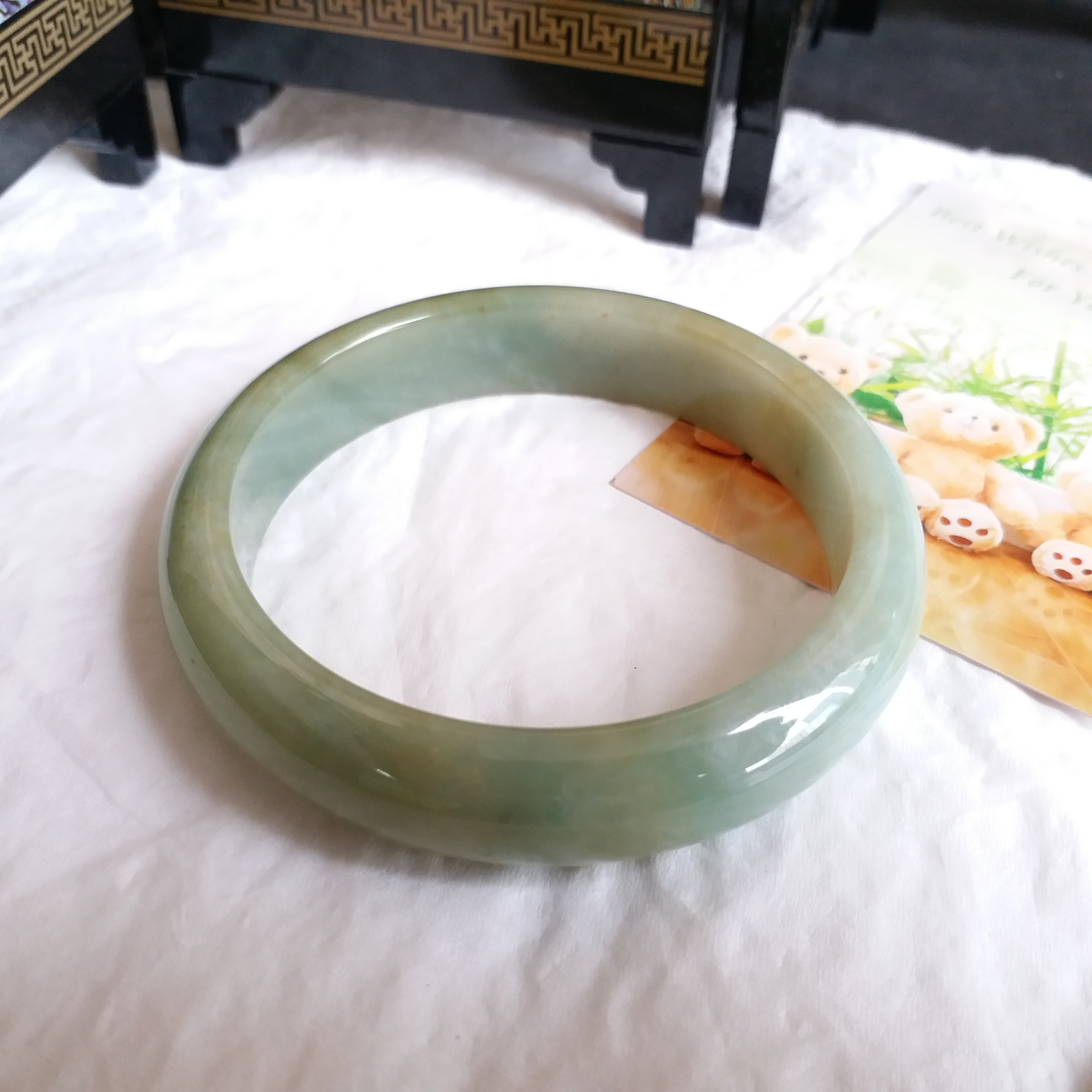 J1085 冰糯蜜黃果綠玉鐲 55mm (1.47)