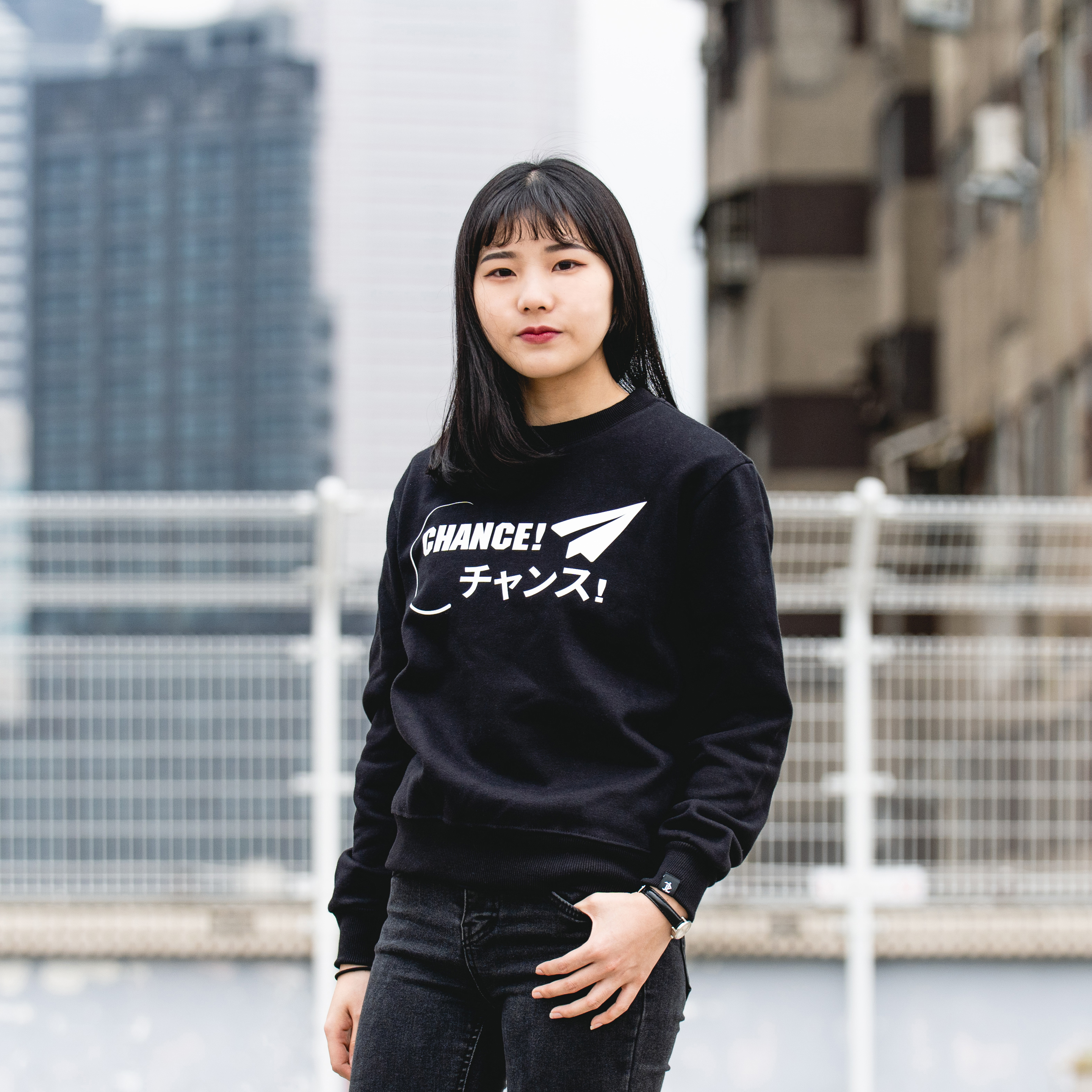 CHANCE - 無口袋大學T (共2色)