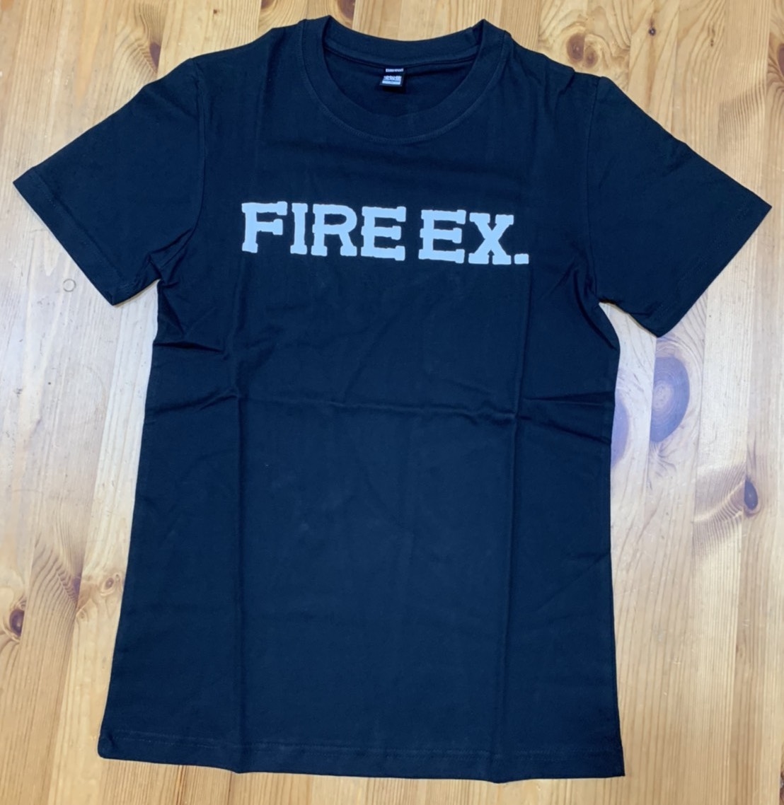 【滅火器】REBORN 日版Tee 白字黑底