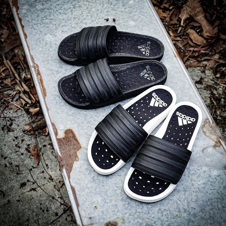 【 adidas ADILETTE BOOST 頂級拖鞋 】