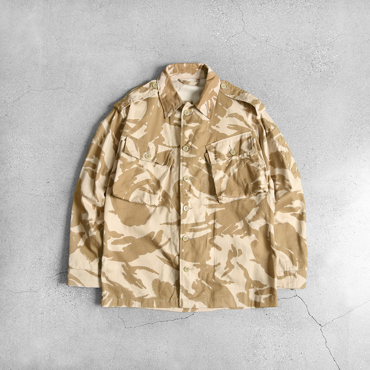 英軍公發沙漠迷彩軍夾克
