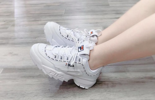 fila disruptor 2 logo taping