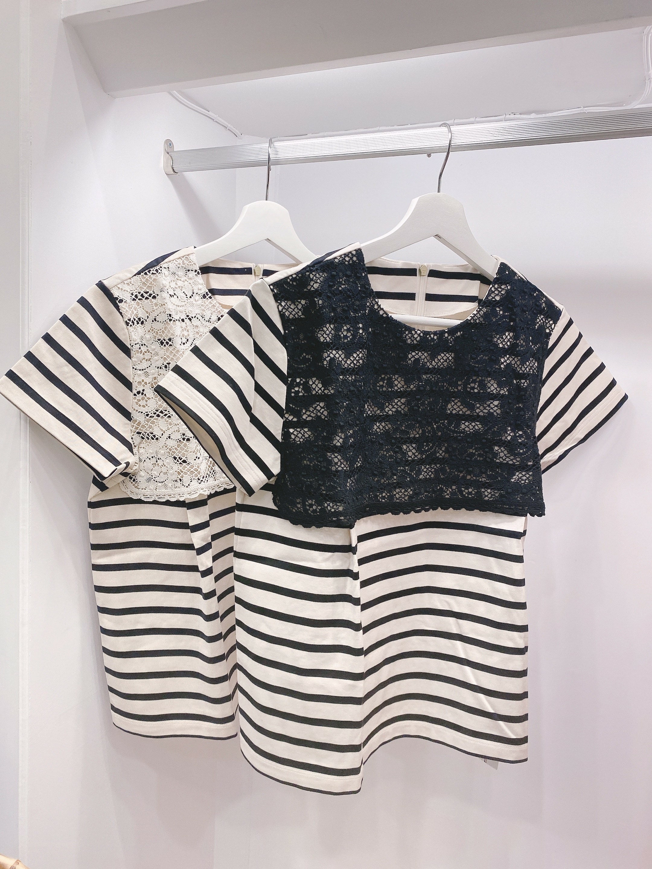 蕾絲橫條上衣