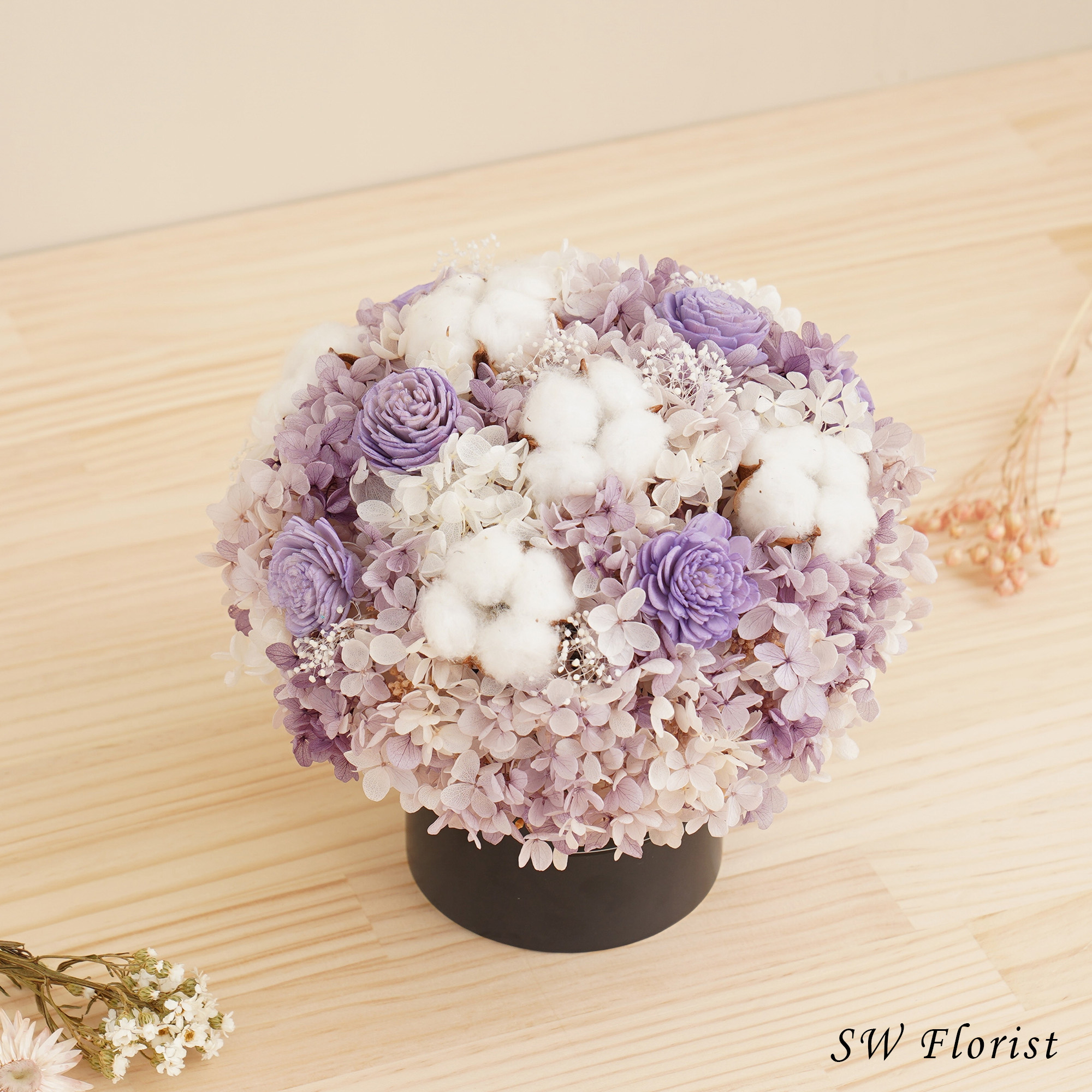 ｜經典款不凋花桌花 永生花 乾燥花 桌花設計 淺紫色系款 大型桌花 黑盆｜