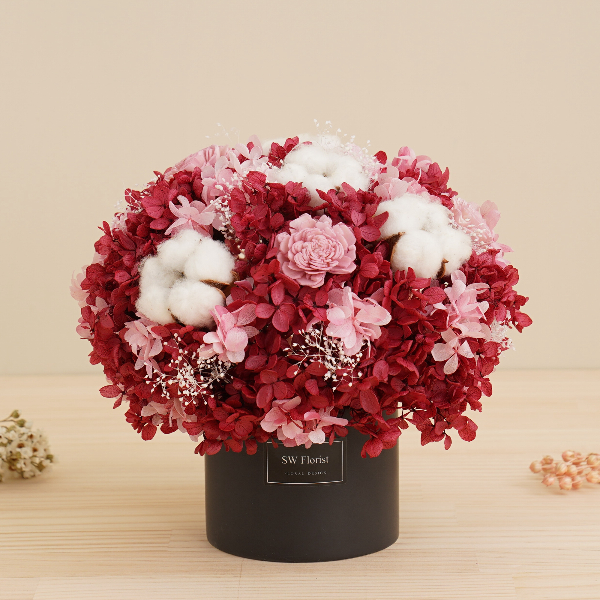 ｜經典款不凋花桌花 永生花 乾燥花 桌花設計 桃花運桃紅色系 大型桌花 黑盆｜