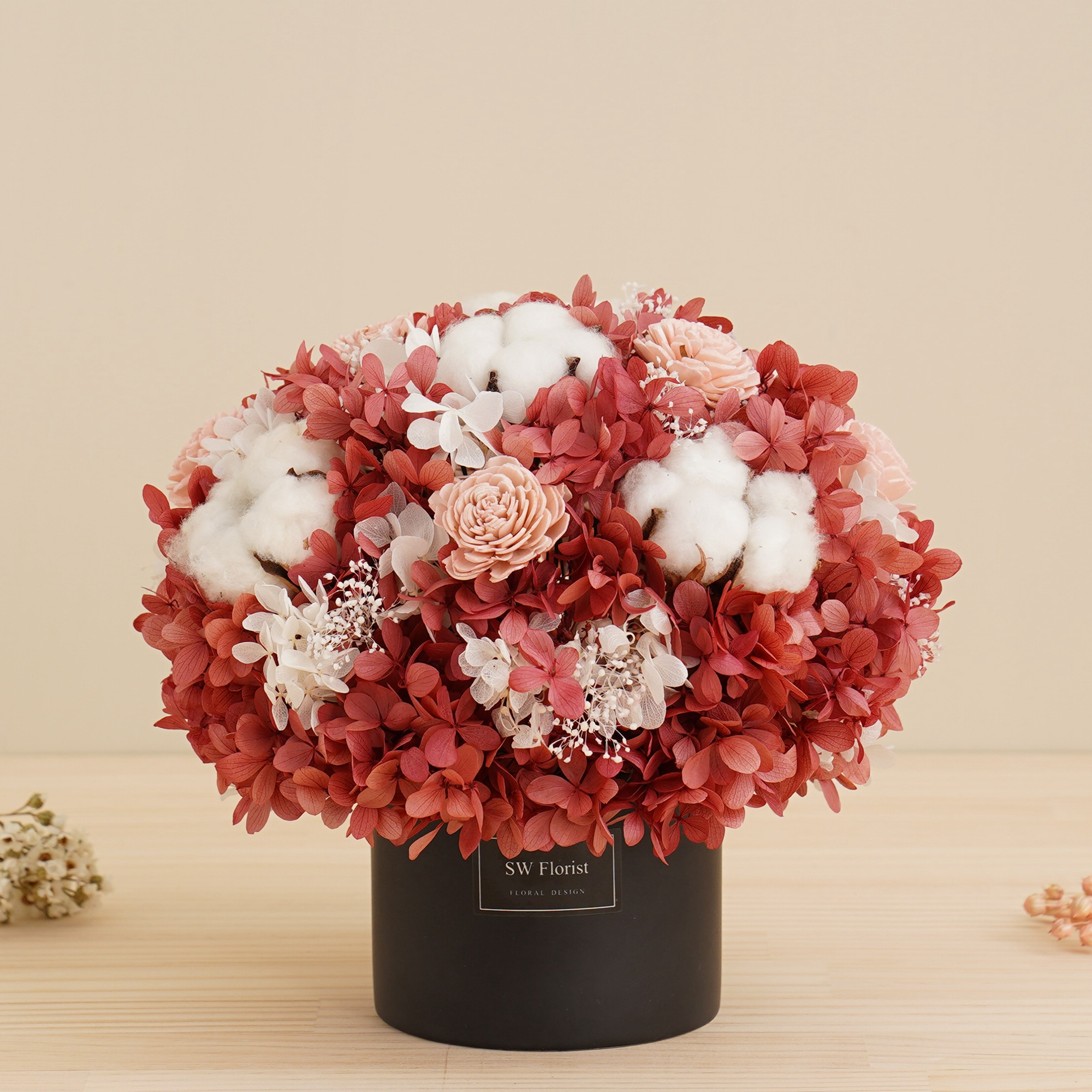 ｜經典款不凋花桌花 永生花 乾燥花 桌花設計 磚紅色系款 大型桌花 黑盆｜