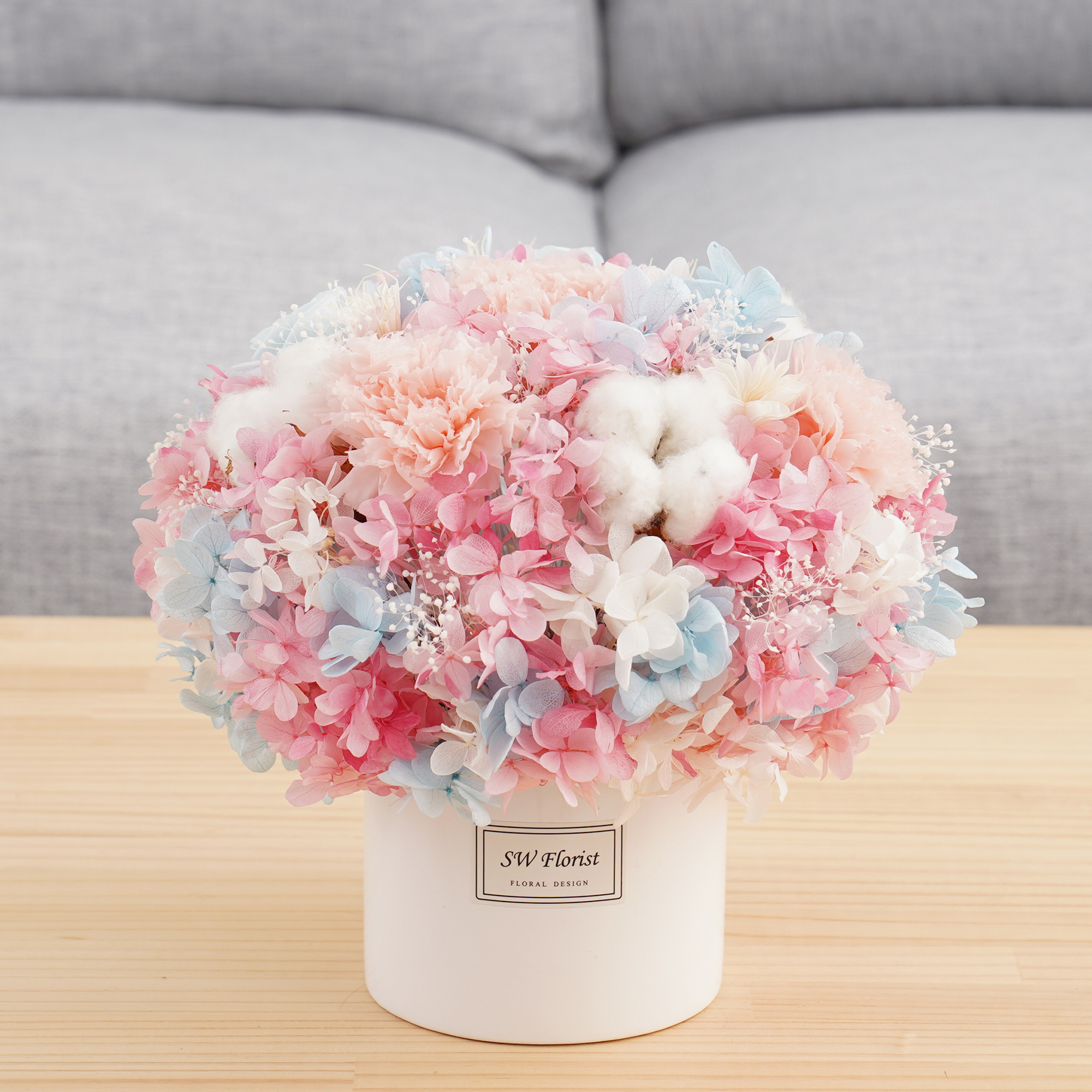 ｜甜蜜糖果夢幻色系-康乃馨-圓形 大型桌花 白盆｜