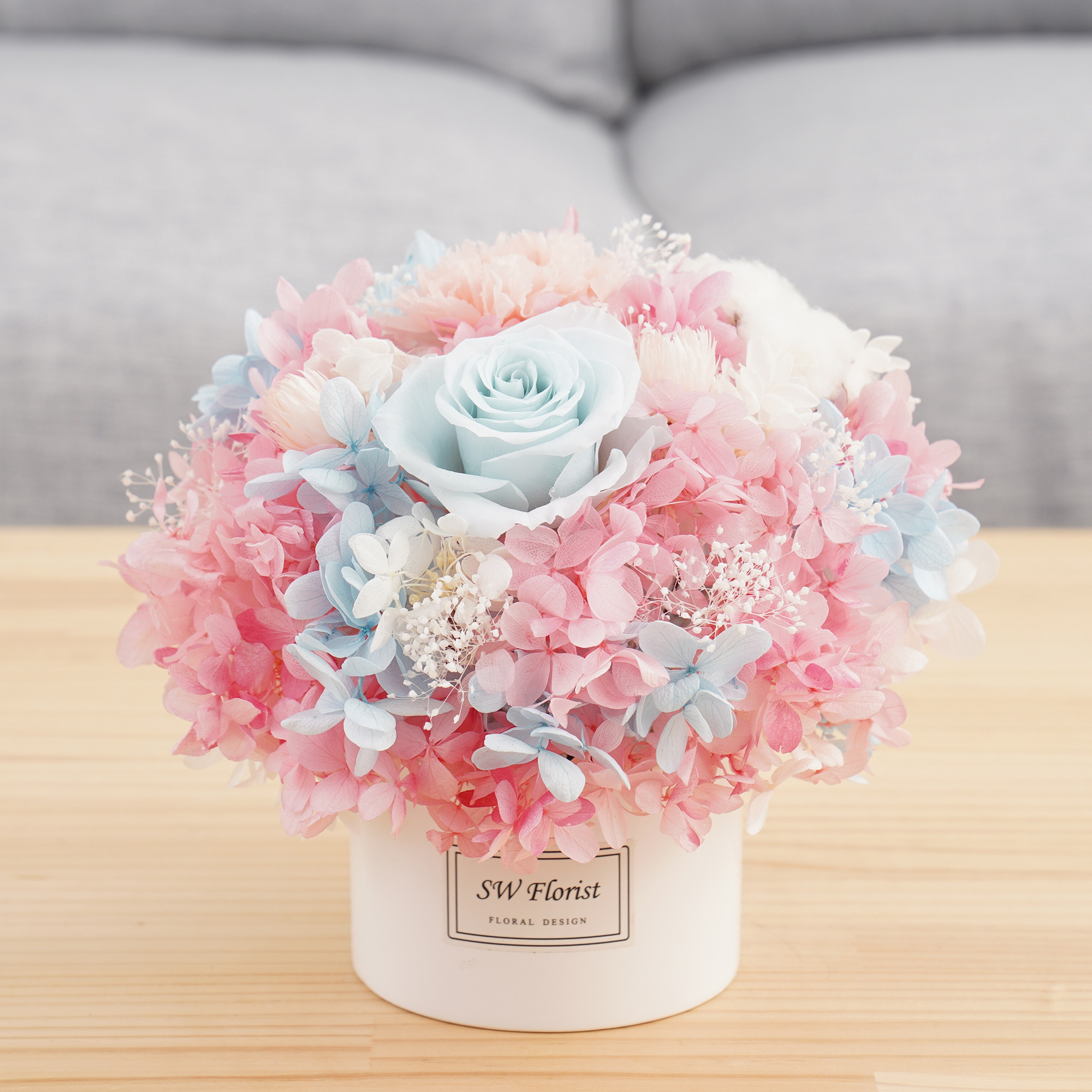 ｜甜蜜糖果夢幻色系-康乃馨-圓形 中型桌花 白盆｜