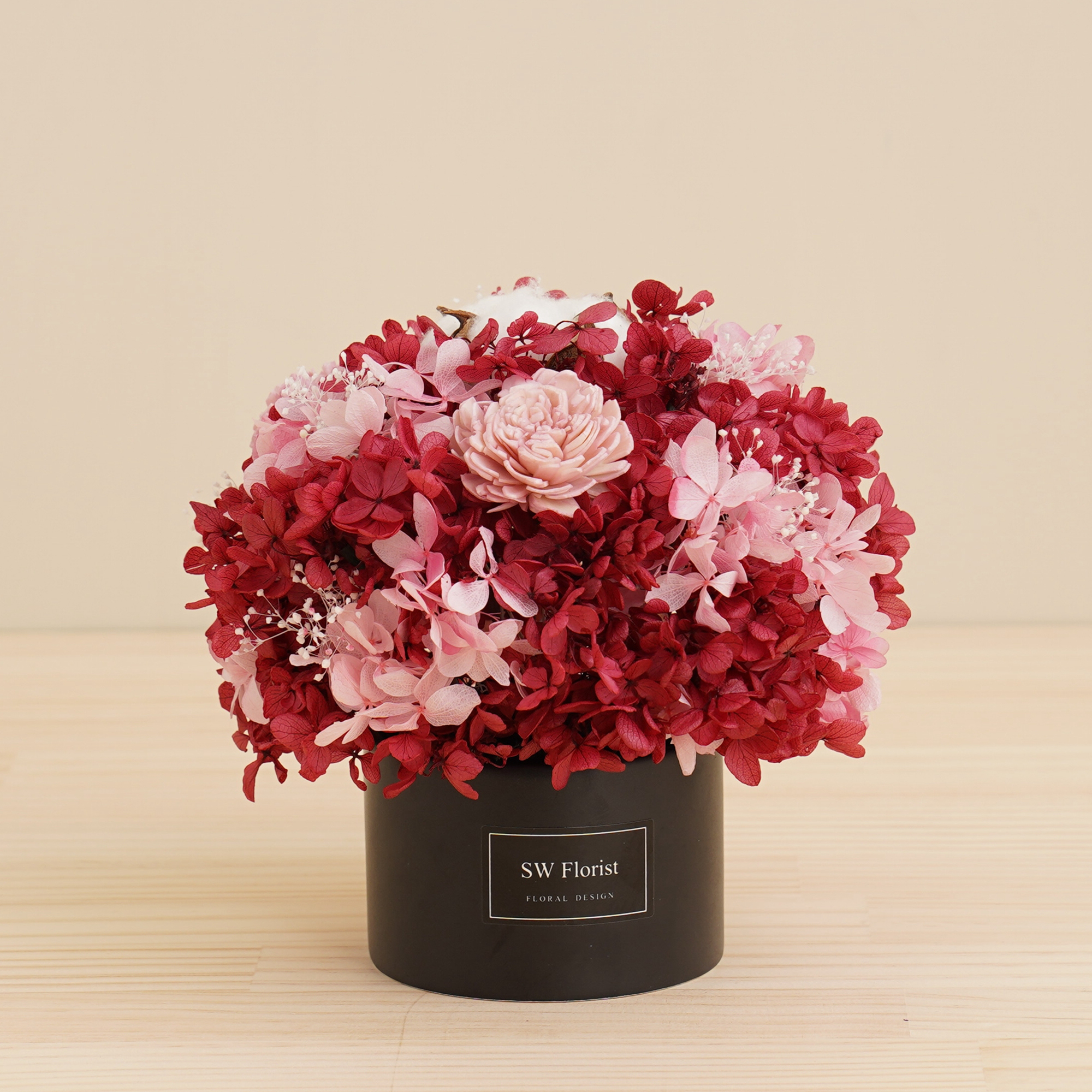 ｜經典款不凋花桌花 永生花 乾燥花 桌花設計 桃花運桃紅色系 中型桌花 黑盆｜