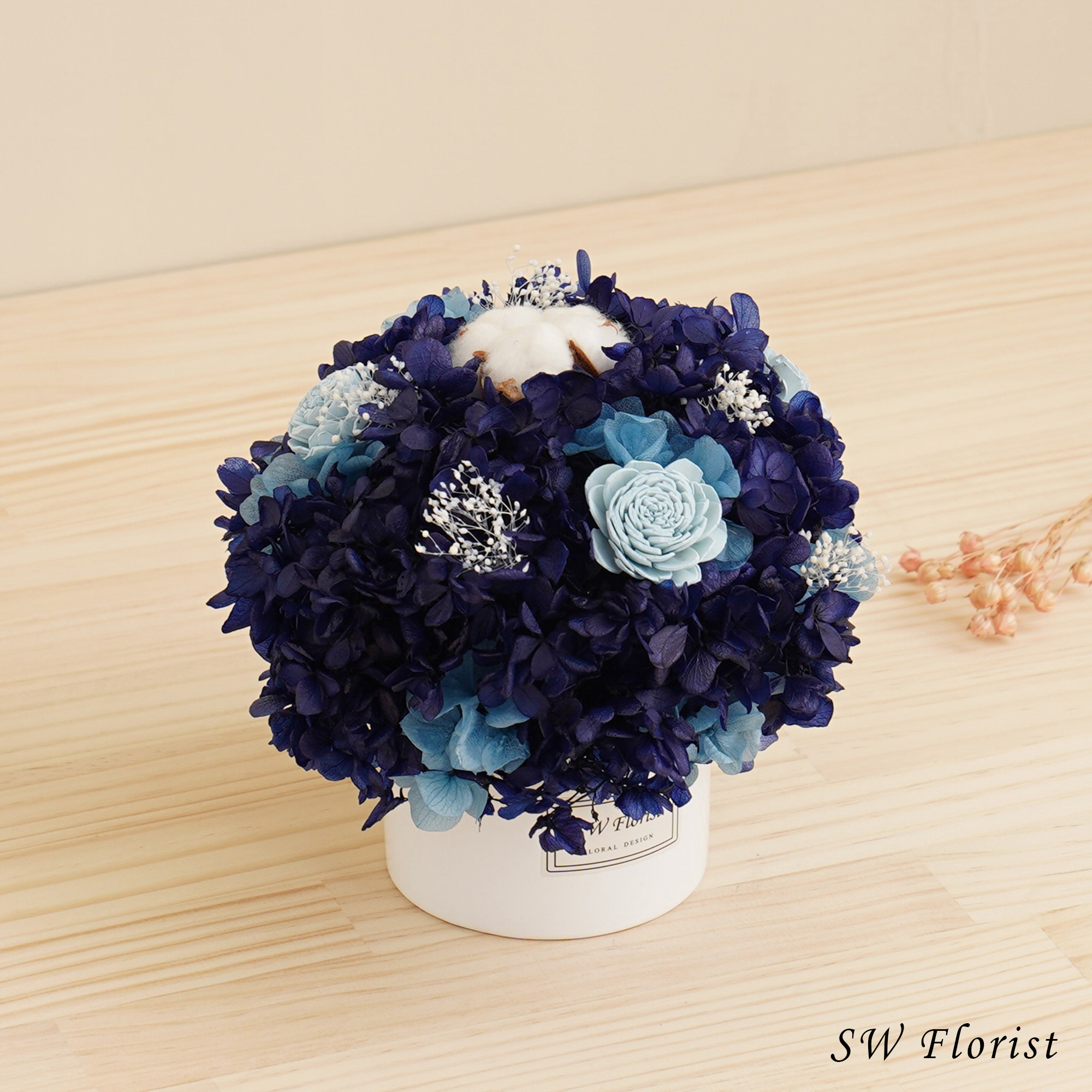 ｜經典款不凋花桌花 永生花 乾燥花 桌花設計 海底最深處款 中型桌花 白盆｜