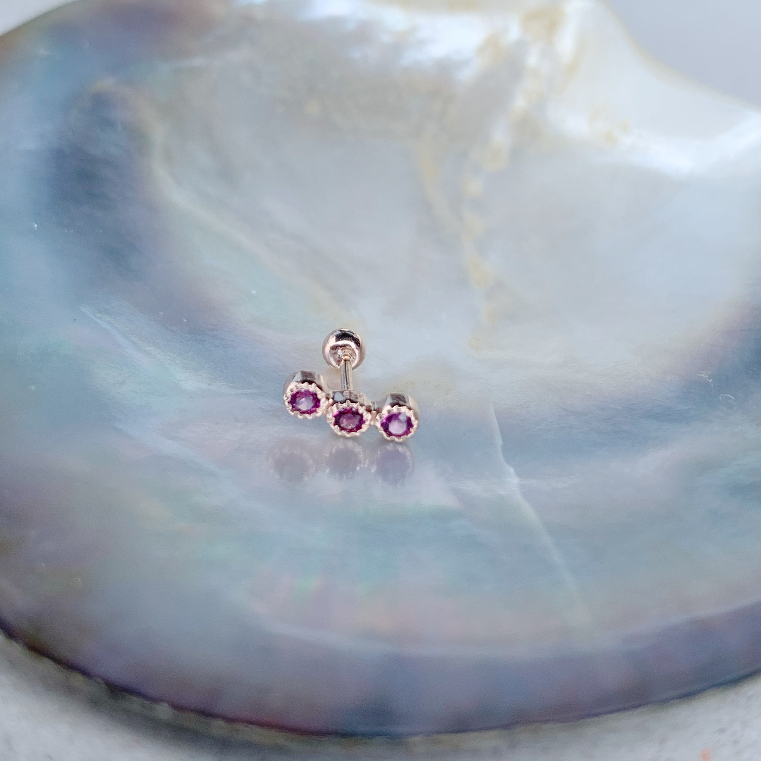 三顆彎彎蛋糕玫瑰石榴轉珠耳環